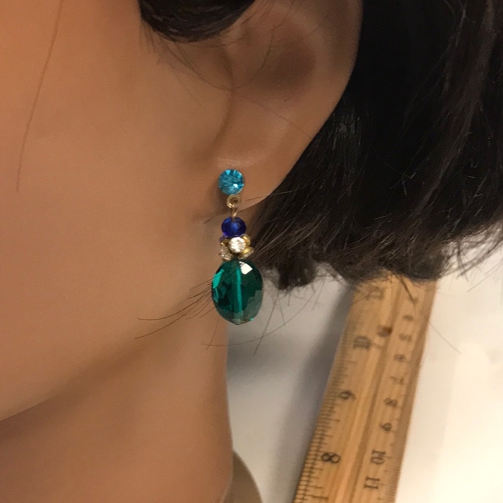 2 Pair sparkly glass/rhinestone pierced earrings